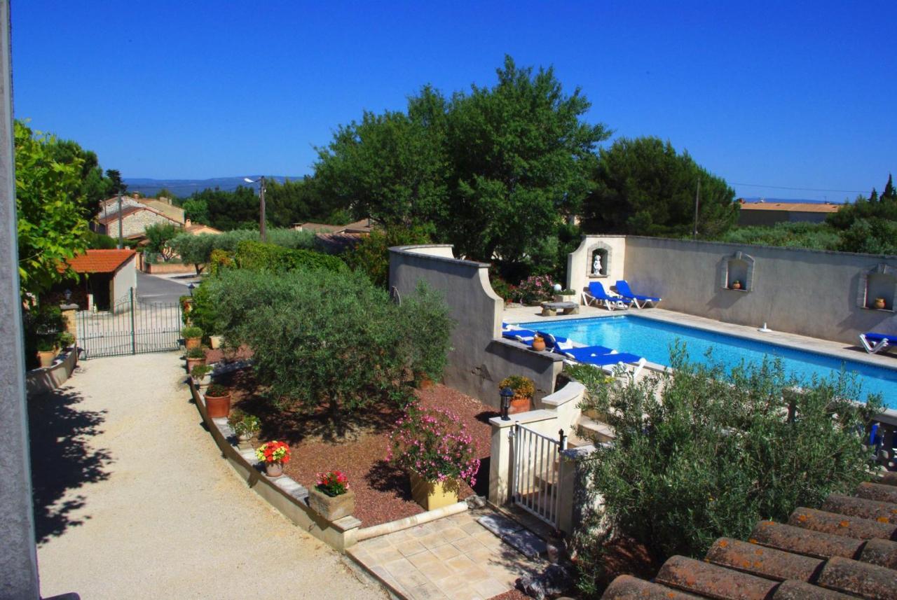 Le Mas De L'Amandier Saint-Saturnin-lès-Avignon Kamer foto